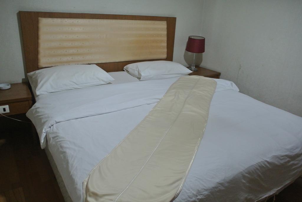 Sun City Hotel Banguecoque Quarto foto