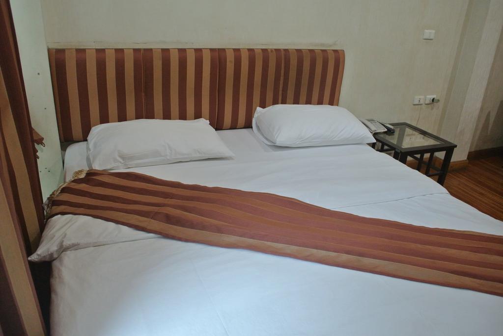 Sun City Hotel Banguecoque Quarto foto