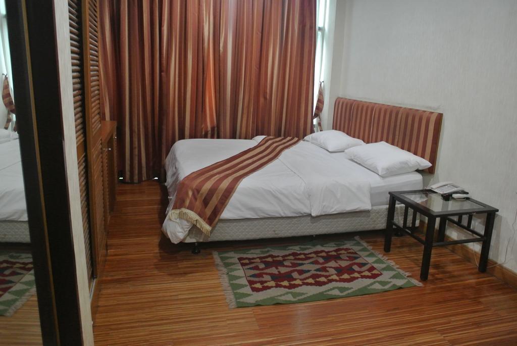 Sun City Hotel Banguecoque Quarto foto